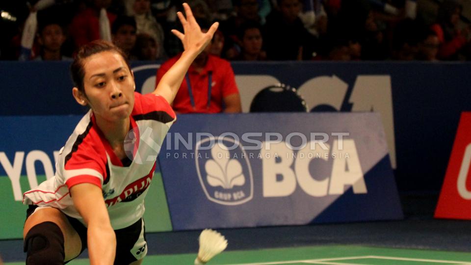 Tunggal%20putri%20Indonesia%2C%20Maria%20Febe%20saat%20berhadapan%20dengan%20Dinar%20Dyah%20Ayustine%20pada%20babak%20kualifikasi%20BCA%20Indonesia%20Open%202015%20di%20Istora%20Senayan%2C%20Selasa%20%2802%2F06%2F15%29.